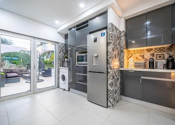 Veneza By Hellovacations *